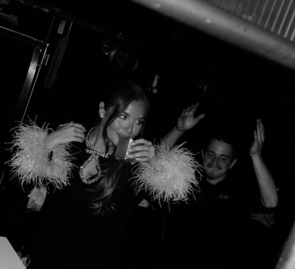 Anahí Night